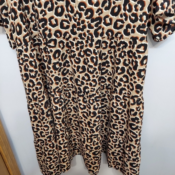 Leopard plus size short sleeve tiered dress animal - Picture 7 of 12